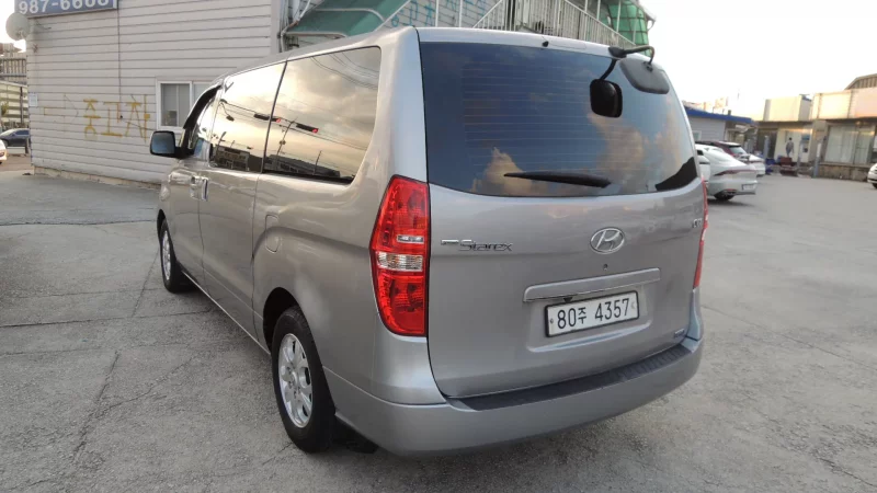 Hyundai Starex