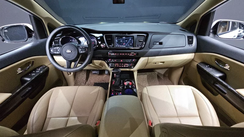 Kia Carnival