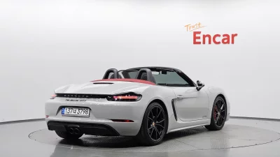 Porsche 718