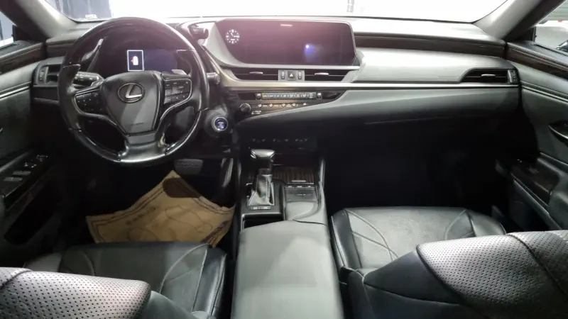 Lexus ES300h