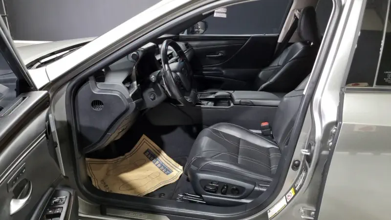 Lexus ES300h