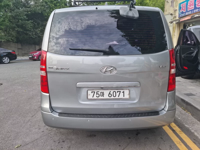 Hyundai Starex