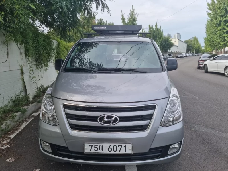 Hyundai Starex