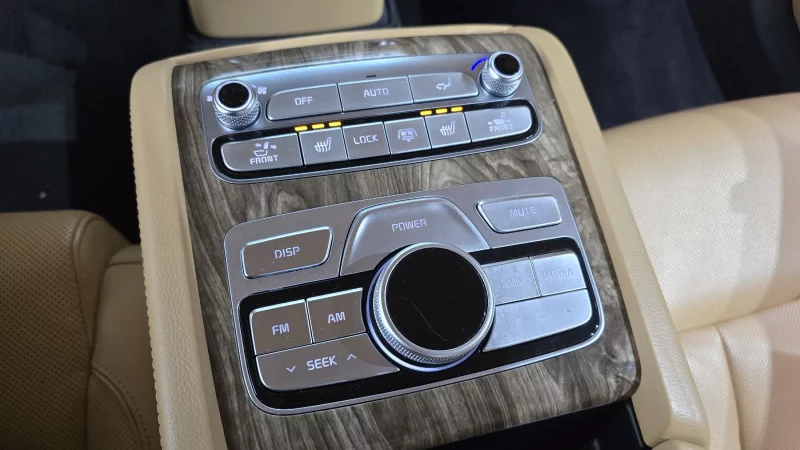 Kia K9