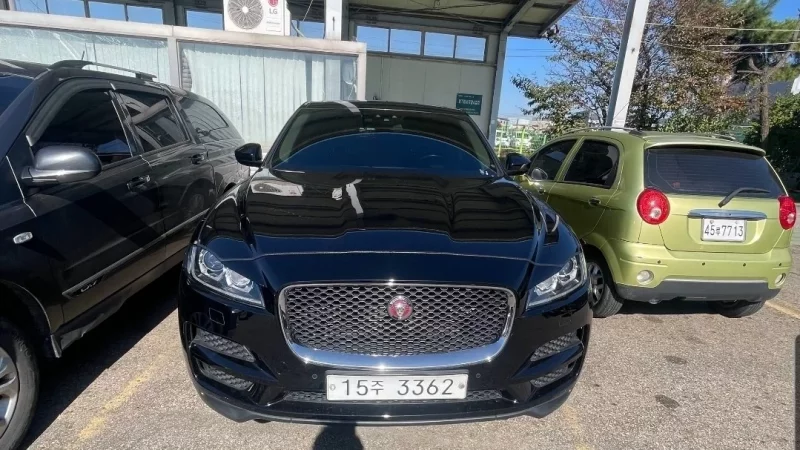 Jaguar F-PACE