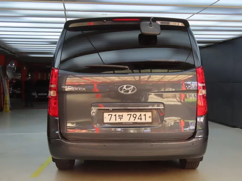 Hyundai Starex