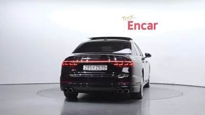 Audi S8