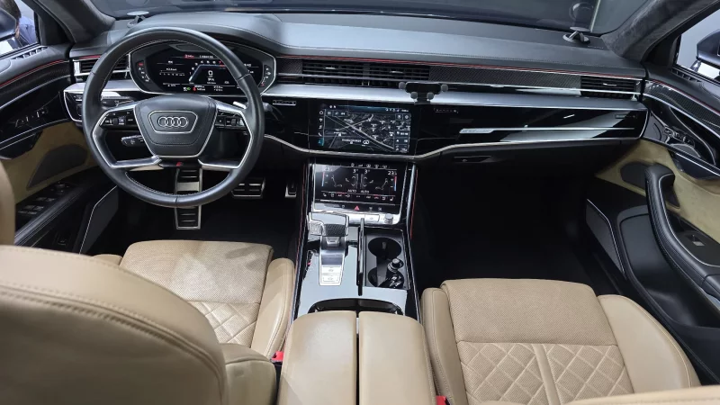 Audi S8
