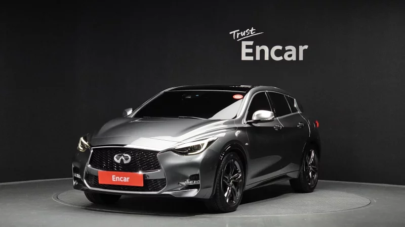 Infiniti Q30