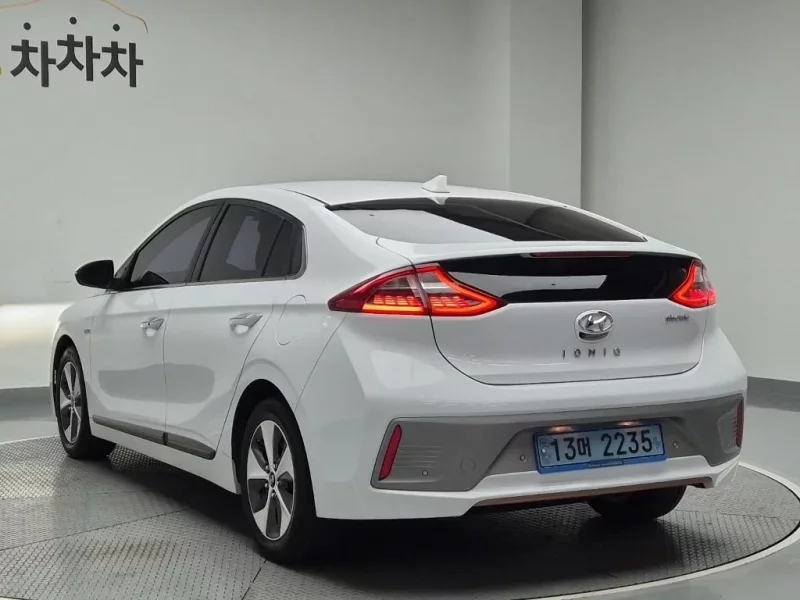 Hyundai Ioniq