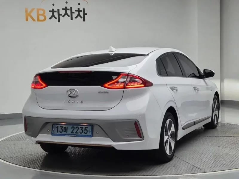 Hyundai Ioniq