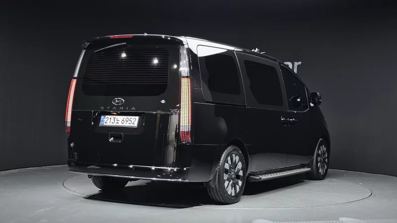 Hyundai Staria