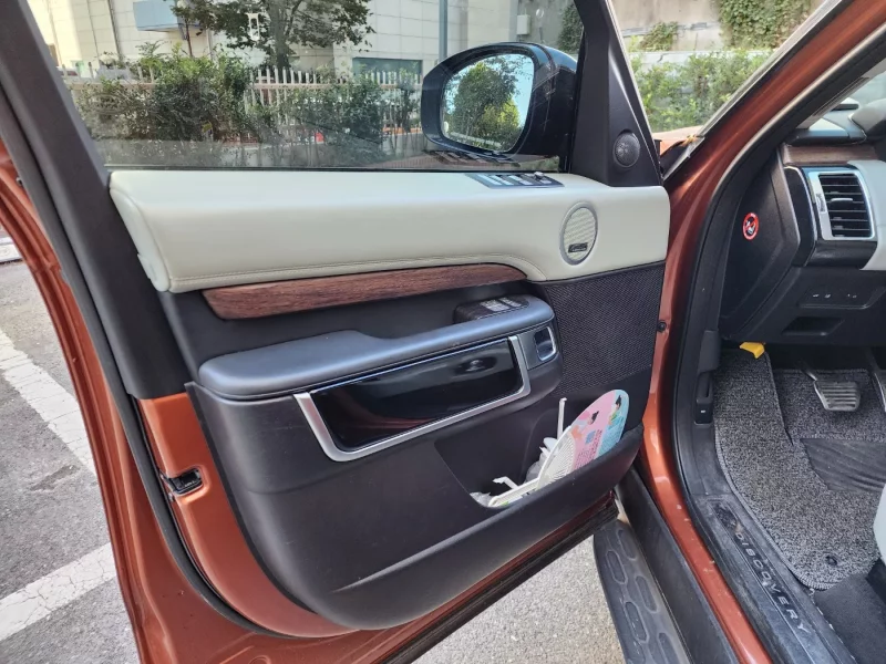 Land Rover DISCOVERY