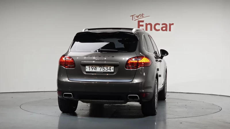 Porsche CAYENNE