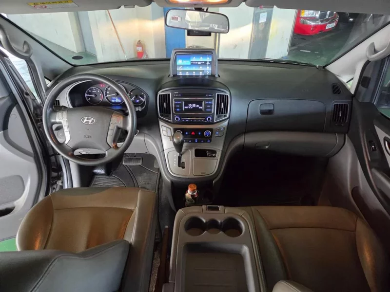 Hyundai Starex