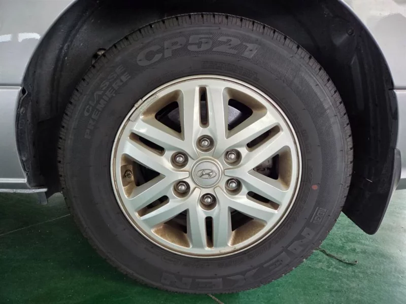 Hyundai Starex