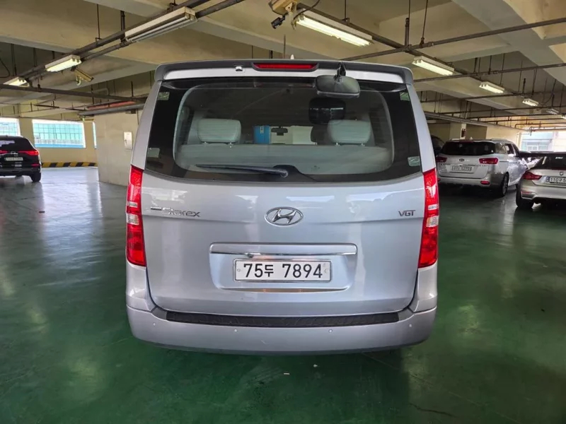 Hyundai Starex