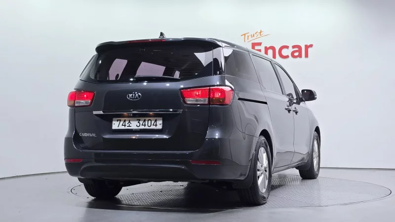 Kia Carnival