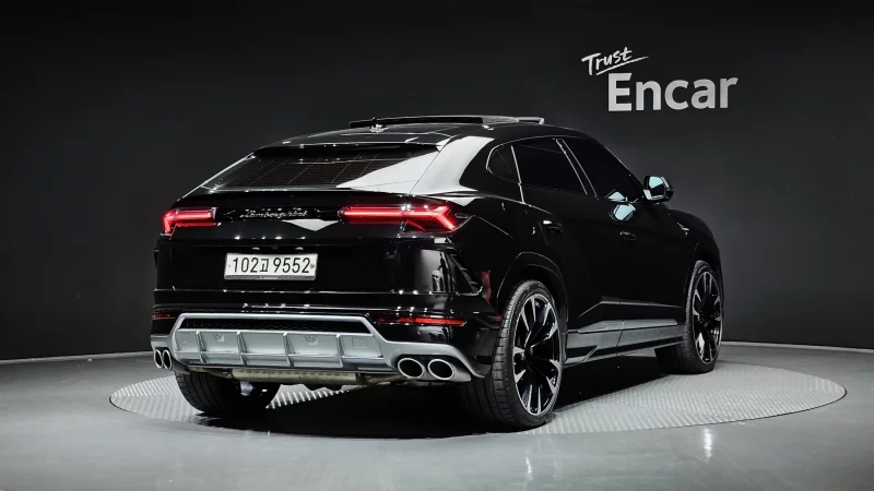 Lamborghini URUS
