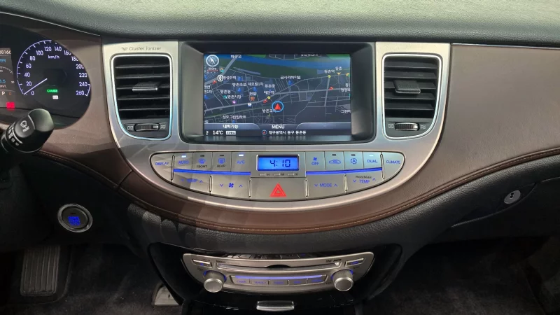Hyundai Genesis