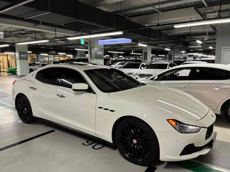 Maserati GHIBLI