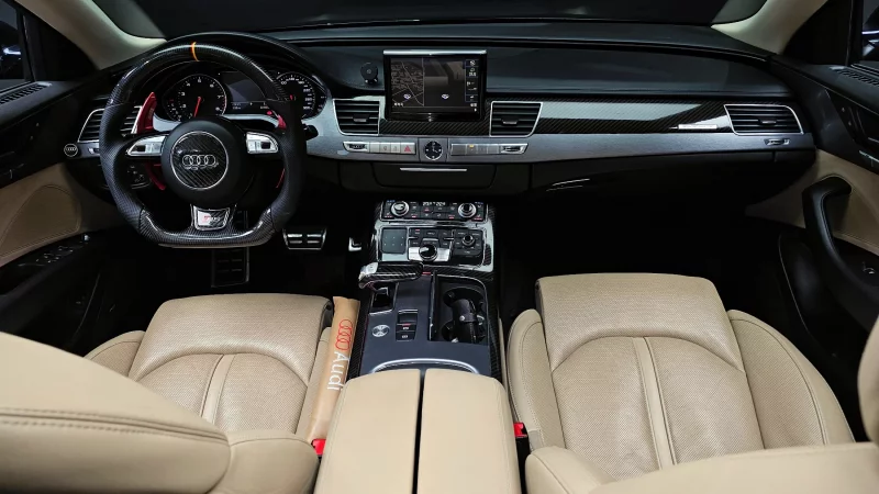 Audi A8