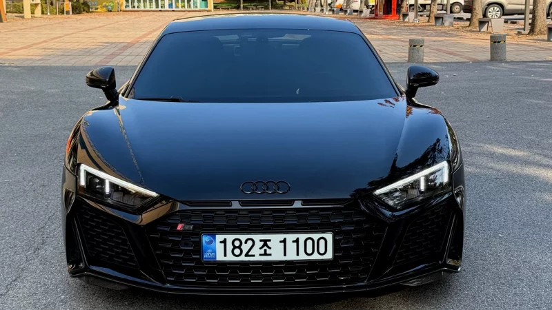 Audi R8