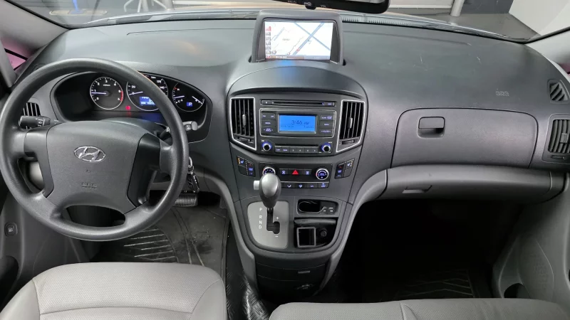 Hyundai Grand Starex