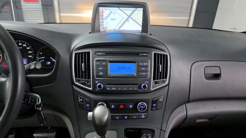 Hyundai Grand Starex