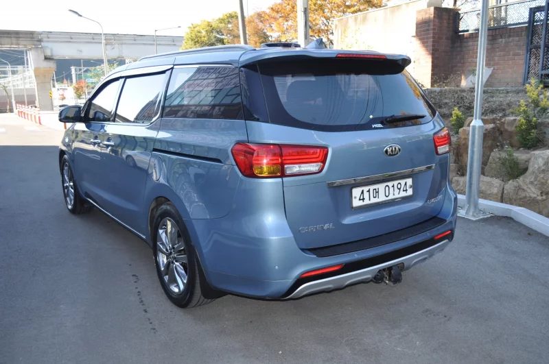Kia Carnival