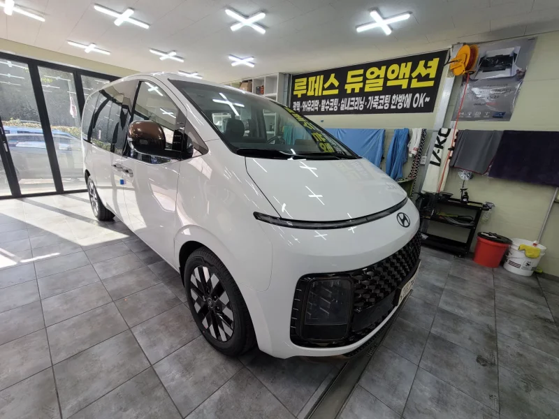 Hyundai Staria