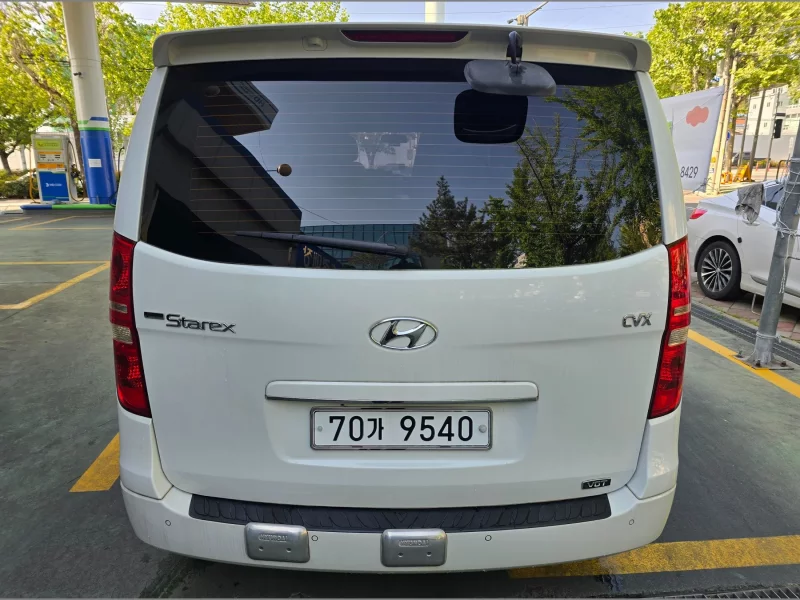 Hyundai Starex