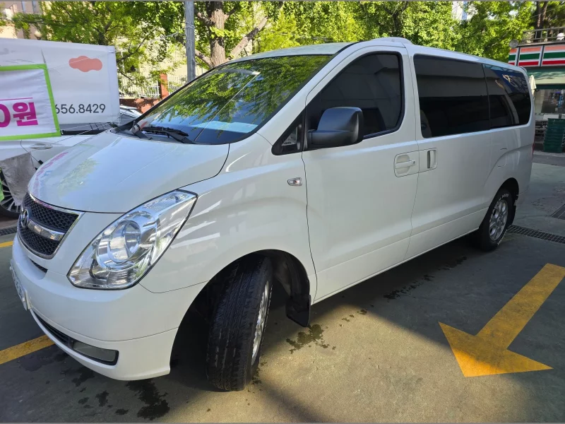 Hyundai Starex