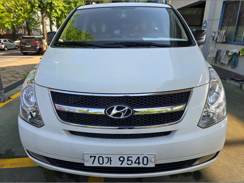 Hyundai Starex