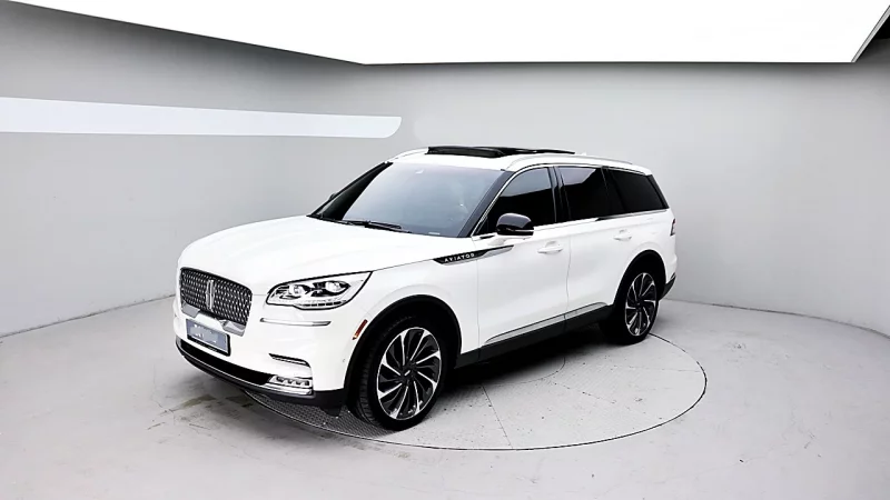 Lincoln AVIATOR
