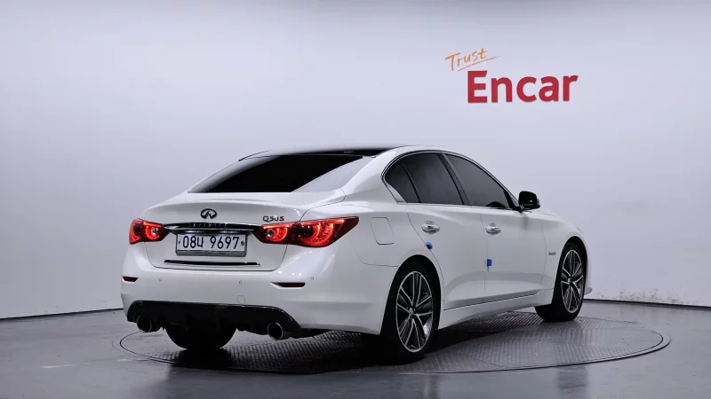 Infiniti Q50