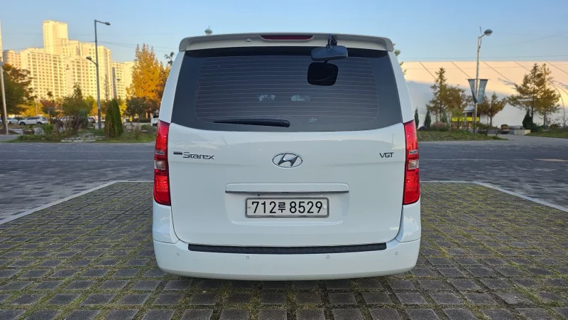Hyundai Starex