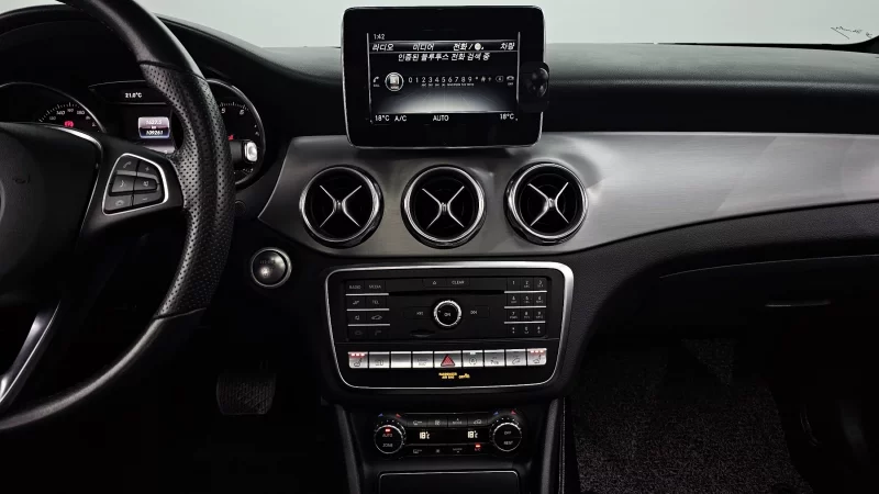 Mercedes-Benz GLA-Class