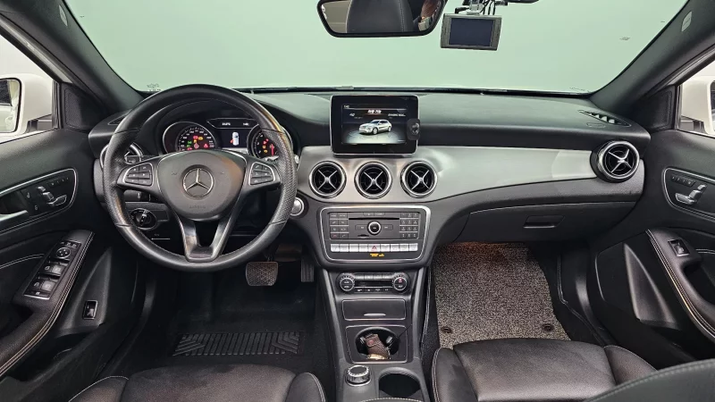 Mercedes-Benz GLA-Class