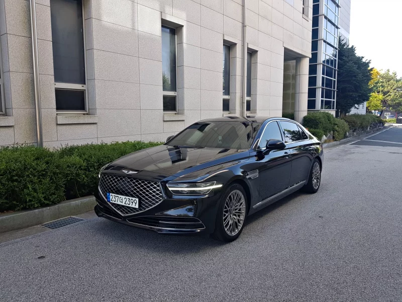 Genesis G90
