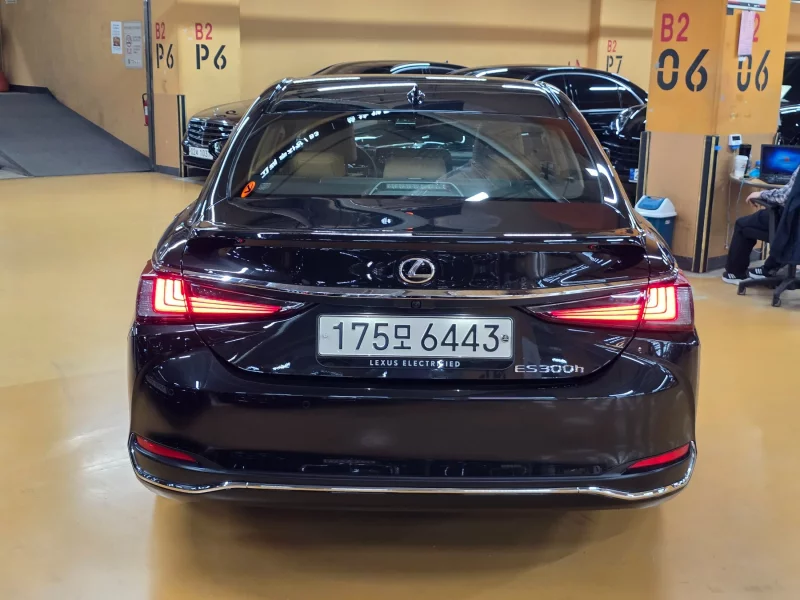 Lexus ES