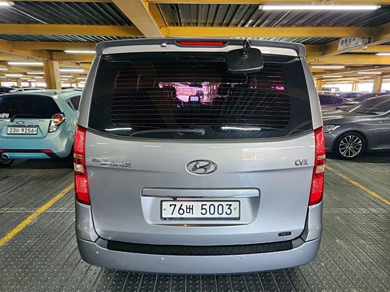 Hyundai Starex