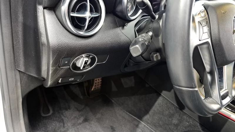 Mercedes-Benz SLK-Class