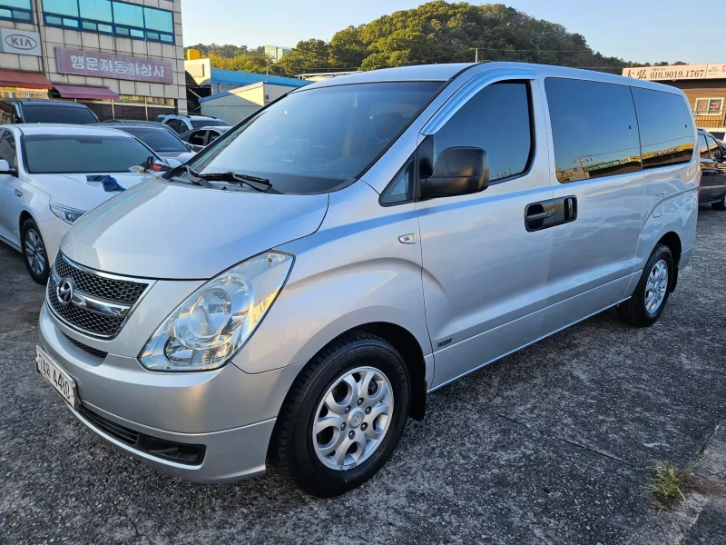 Hyundai Starex