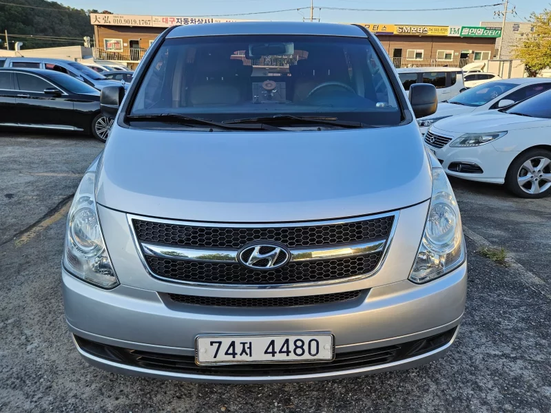 Hyundai Starex
