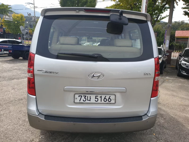 Hyundai Starex