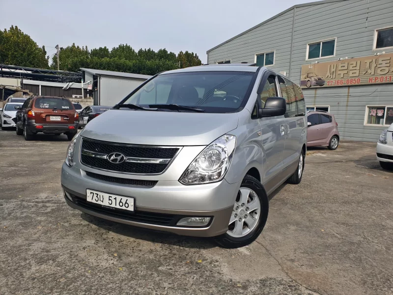 Hyundai Starex