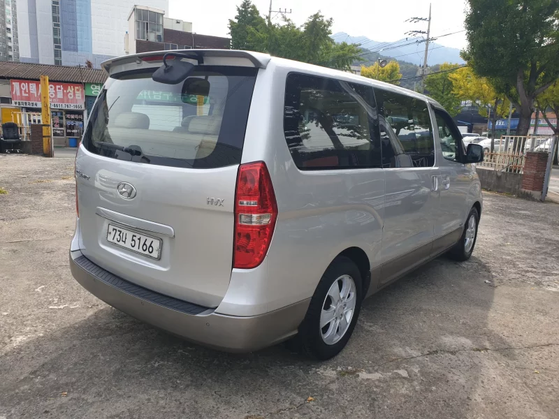 Hyundai Starex