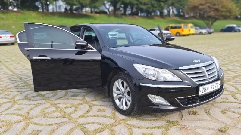 Hyundai Genesis