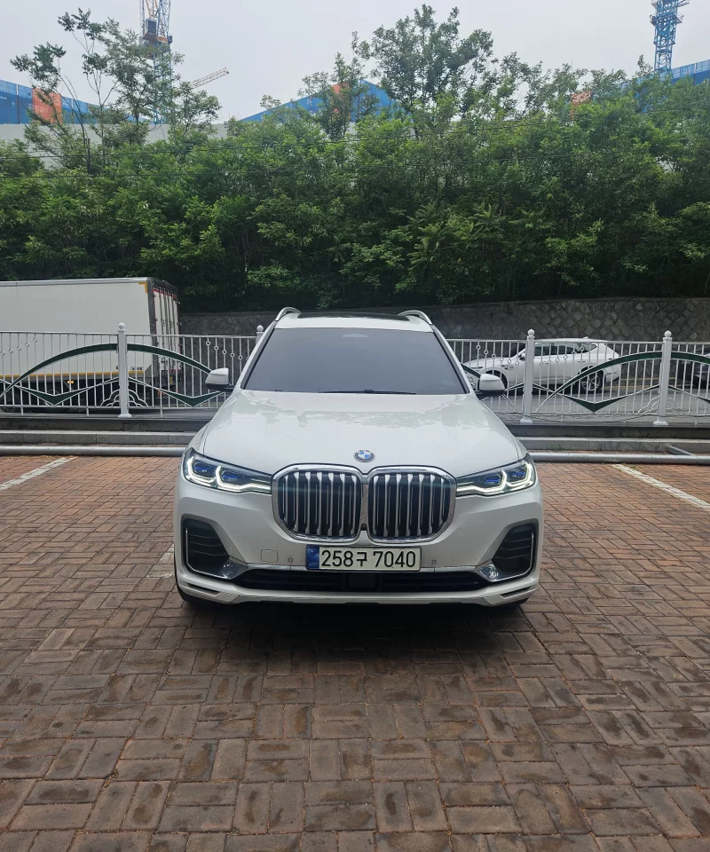BMW X7